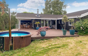 4 Bedroom Beautiful Home In Ebeltoft, Ebeltoft
